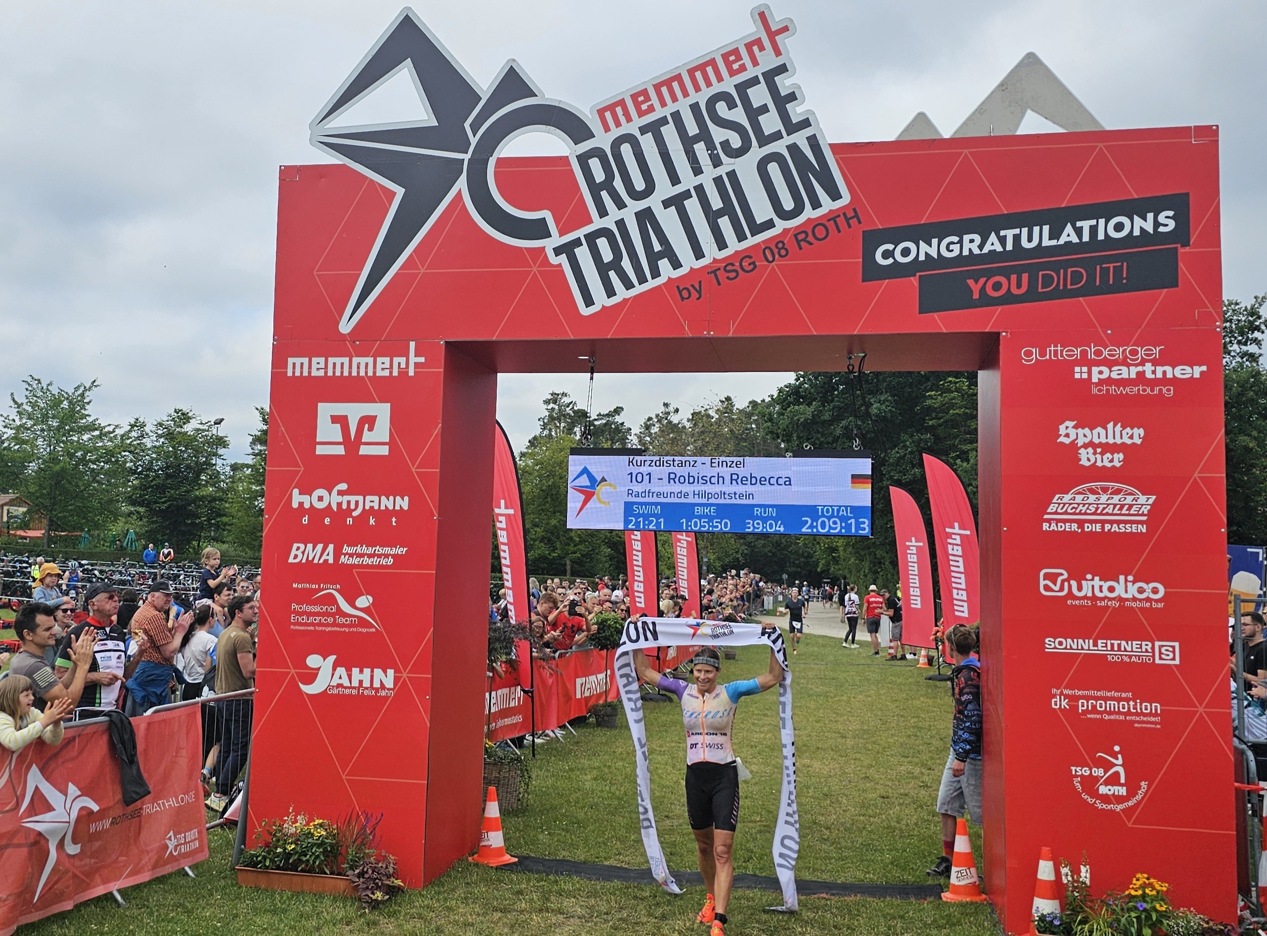 Rebecca Robisch, Siegerin des Memmert Rothsee Triathlons 2024